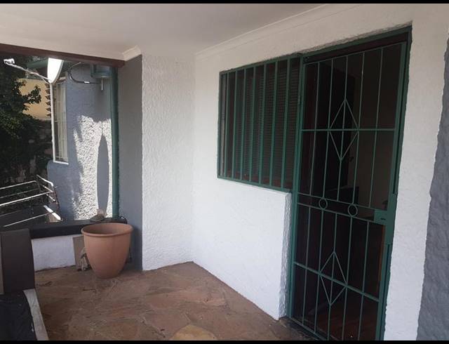 3 BEDROOM HOUSE FOR SALE IN KENSINGTON